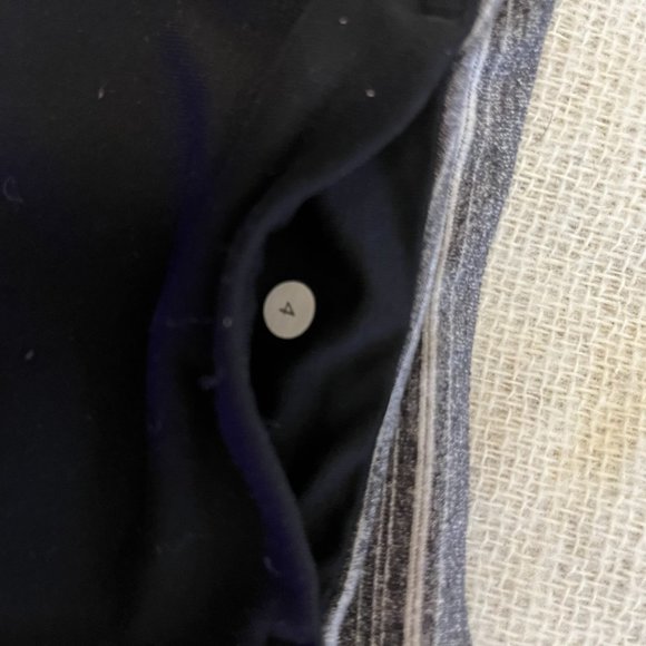 Lululemon Black Cropped Leggings Size 4 - Picture 2 of 5